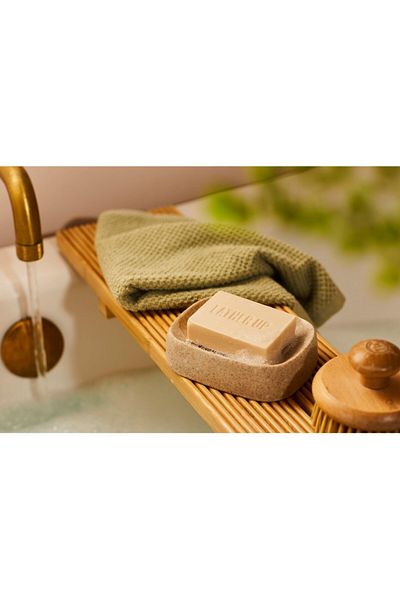 THE BODY SHOP Almond Milk Face and Body Soap 100 g