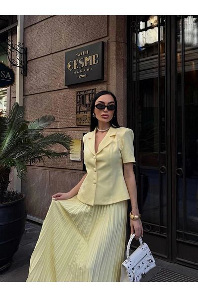 Diemmood Women's Yellow Short Sleeve Jacket and Pleated Suit