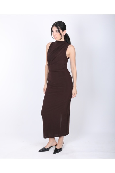 deqfashion Kadın Acı Kahve Yırtmaçlı Drapeli Sandy Kumaş Maxi Boy Elbise