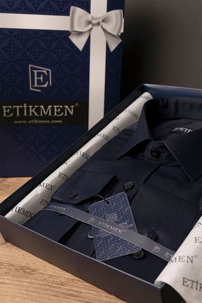 Etikmen Тъмносиня сатенена мъжка риза Slimfit - подаръчна опаковка