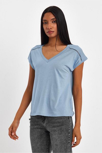VENA Tricou Khloe cu decolteu în V, cu croiala normală, cu detaliu din dantelă (modal) - albastru cer