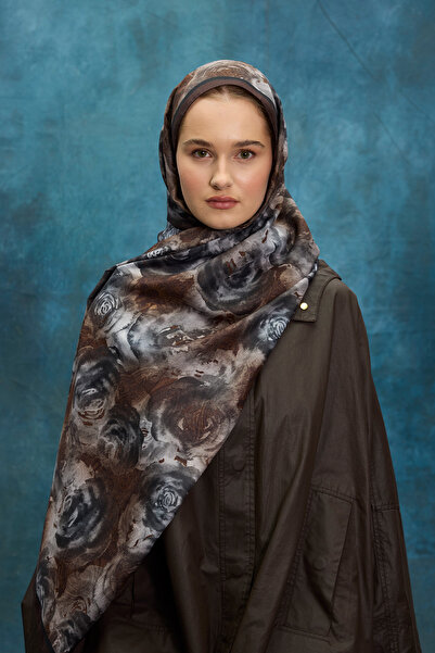 cs camellia scarf شال ناعم بنمط روسا - بني