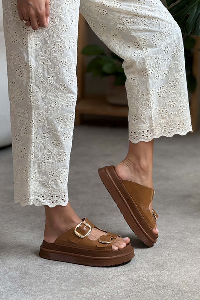 NİŞANTAŞI SHOES Papuci de damă Robin Caramel, cu talpă groasă, mată, cu cataramă dublă