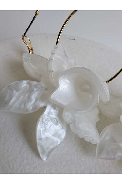 BHR AKSESUAR White Three-Dimensional Hoop Flower Earrings