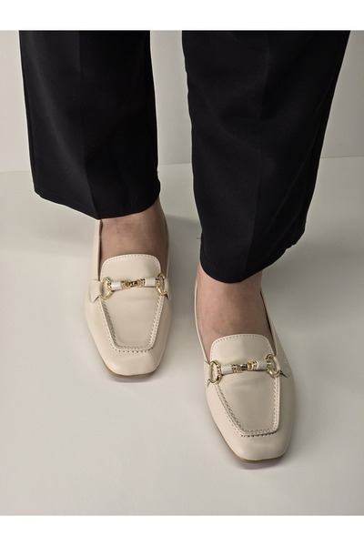 Melinta Shoes حذاء باليرينا نسائي من ميلينتا بإبزيم ذهبي كريمي