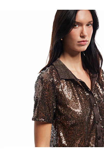 Koton قميص تريكو بأزرار وياقة بولو وأكمام قصيرة ومزين بالترتر