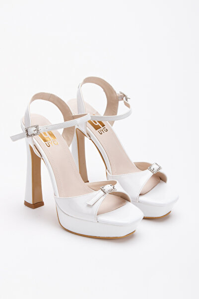 UYEGE حذاء نسائي للسهرة بكعب بإبزيم حجري من سلسلة Roclas