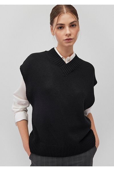 Mavi Wool Blended V-Neck Black Sweater Regular Fit / Regular Fit 1710573 -900