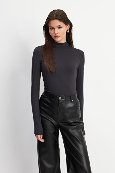 Ladima Дамски антрацитен боди с половин яка