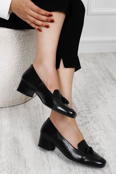 GÖNDERİ(R) Women's Black Blunt Toe Short Thick Heeled Genuine Leather Shoes