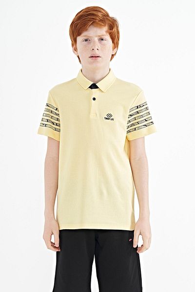 TOMMY LIFE Момчешка тениска с щампа с жълти ръкави и стандартна форма с поло яка - 11093