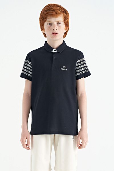 TOMMY LIFE Тъмносиня тениска с щампа на ръкав и стандартна форма с яка за момче - 11093