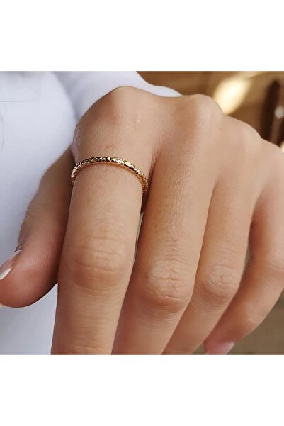 Utku Kuyumculuk 14 AYAR MİNİMAL KÜÇÜK TEKTAŞLI DÖVME YÜZÜK