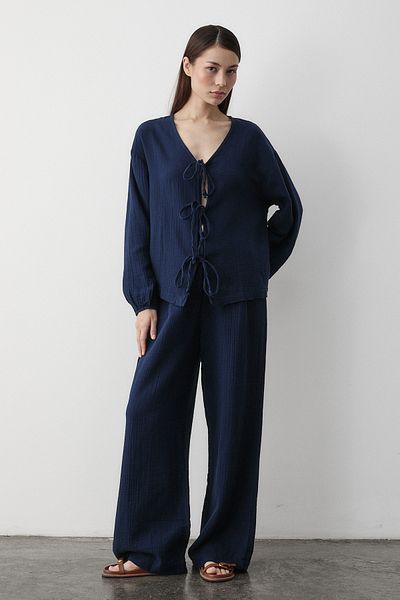 Laluvia Marineblauer Blusen-Hosensatz aus 100 % Baumwolle mit Schnürung – 8502