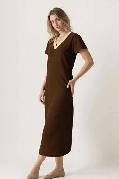 Vitrin Casual Midi Dress with Lace Collar