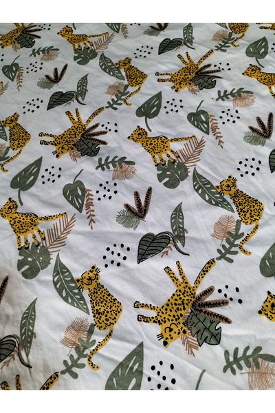 The Fabrics Studio Piece Fabric Children Amazon Patterned 75*140