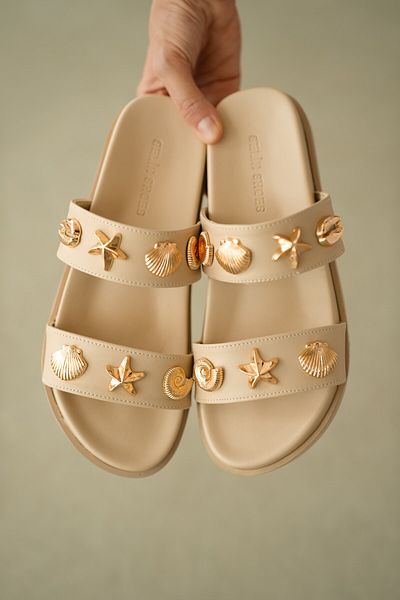 selinshoes Peony Star Buckle Detailed Women's Slippers - Ecru