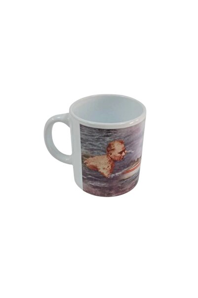 İZMİR ASKERİ MALZEME Ataturk on a Boat in the Sea Avda Gorselli Ceramic Mug