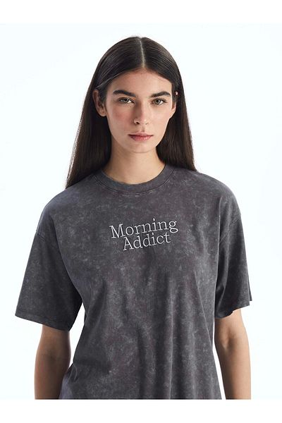 LC Waikiki Γυναικείο κοντομάνικο μπλουζάκι LCW Modest Anthracite Crew με στάμπα