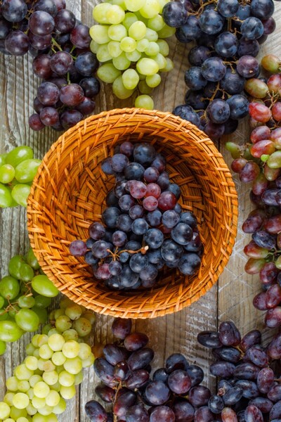 media Fototapet de perete autoadeziv si lavabil Food24 - struguri, 135 x 225 cm