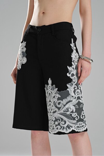 tw3 Γυναικείο σορτς βερμούδα με δαντέλα με απλικέ σχέδιο