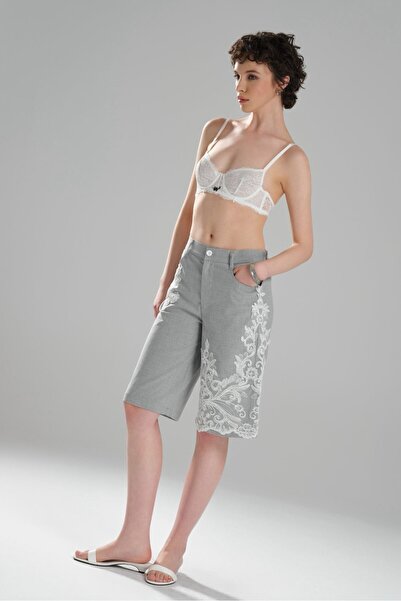 tw3 Γυναικείο σορτς βερμούδα με δαντέλα με απλικέ σχέδιο