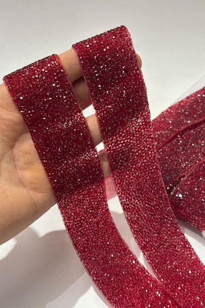 Limelia Burgundy Iron-On Strip Stone Beads 4 cm