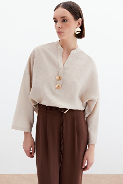 Sateen Çiçek Aksesuarlı Keten Bluz - Taş