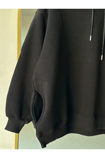 MİHRA STORE Μπλούζα Banu Yandan με οβάλ τσέπες oversized με κουκούλα και τρεις κορδόνια Sweat-ZN1644 Μαύρο