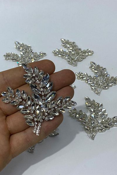 Limelia Leaf Pattern Shiny Stone Sconce Accessory