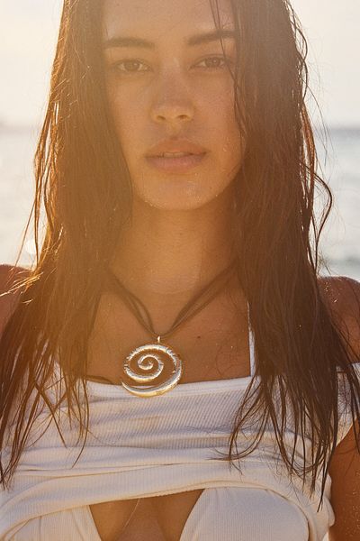 Bershka Spiral necklace