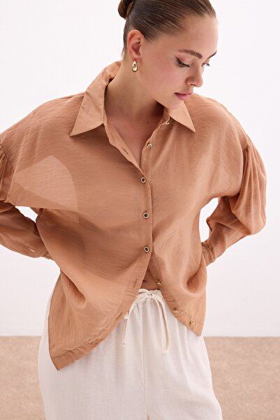 Sateen Düğme Aksesuarlı İnce Gömlek - Camel