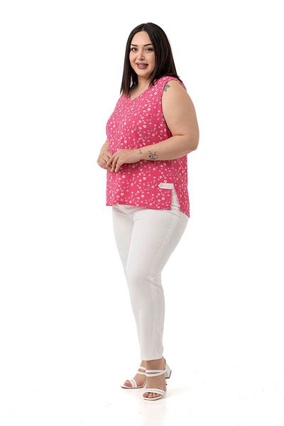 DISENTIS MODEST Plus Size Floral Print V Neck Sleeveless Fuchsia Blouse with Side Slit Detail