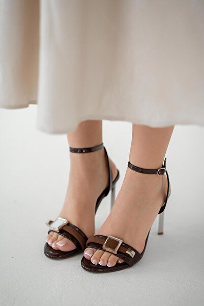 Parponi Stilo Women's Buckle Patent Leather Evening Dress Shoes Brown