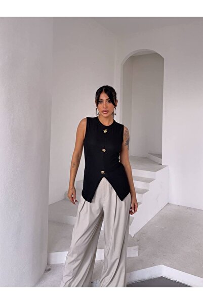 trendhazan A Quality Button and Front Slit Detail Ottoman Fabric Zero Sleeve Bluz