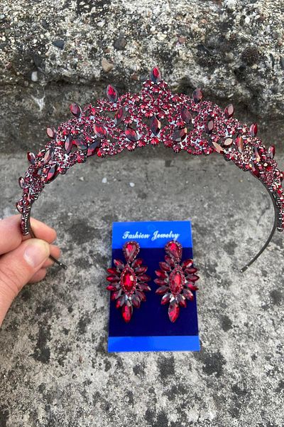 Hobigram Clara Burgundy Bridal Henna Crown Special Occasion Accessory Women's Crown and Thin Shuttle Earring Set