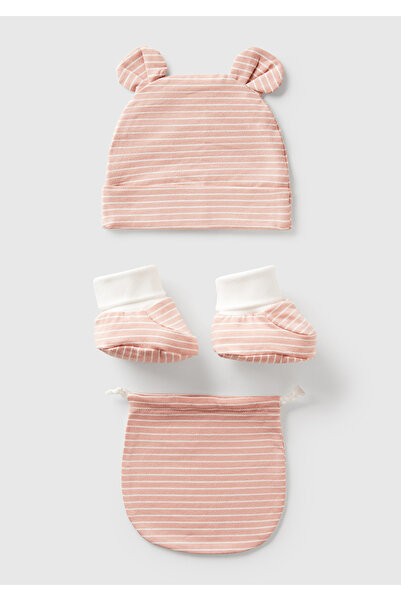 United Colors of Benetton Baby Pink Hat and Booties Set with Ear Appliques and Bag