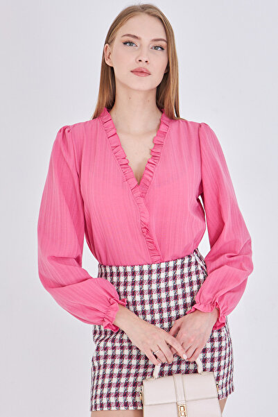 armonika Γυναικεία μακρυμάνικη μπλούζα με ροζ γιακά και λεπτομέρεια βολάν μπροστά με ελαστικά μανίκια ARM-25K001030