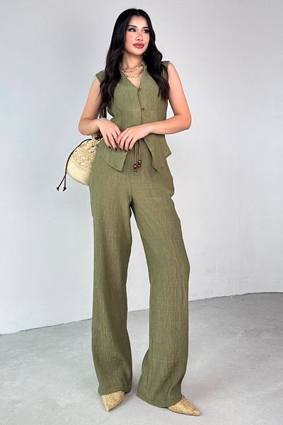 Cappmoda TKM-13314 سترة كاكي حديثة ذات ياقة محاكية وسروال كاجوال بتفاصيل ربط، طقم مكون من قطعتين