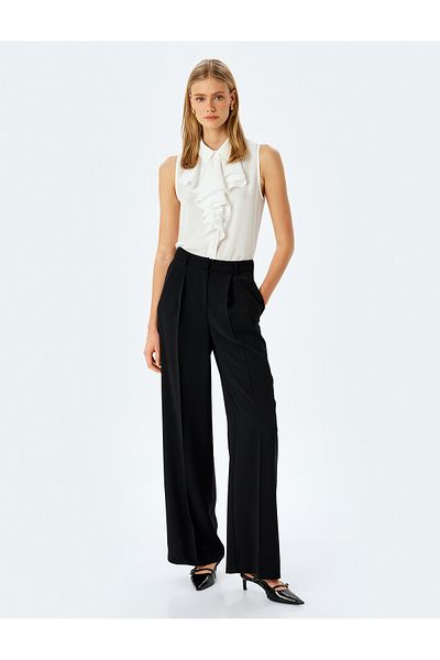 Koton Crepe fabric scarf collar ruffle sleeveless shirt.