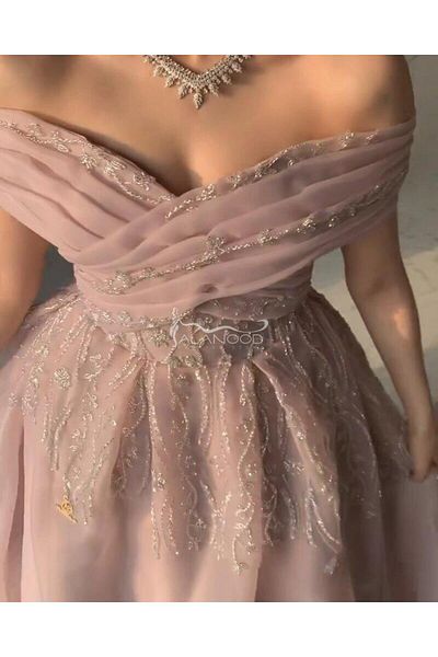 ALANOOD FASHION Elegant, hand-embroidered, luxurious, light-flesh-colored queen dress