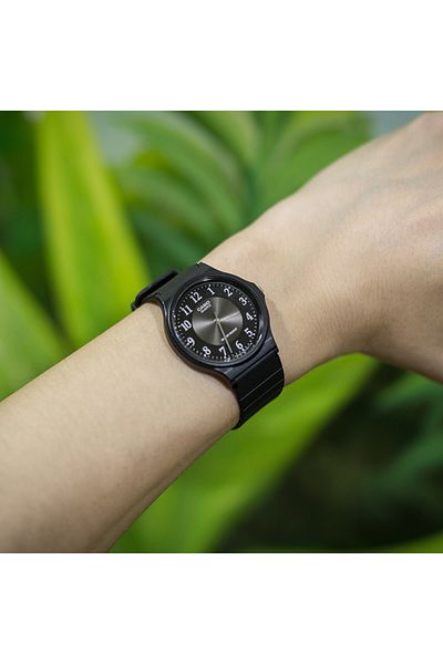Casio Casio watch, Collection MQ MQ-24-1B3