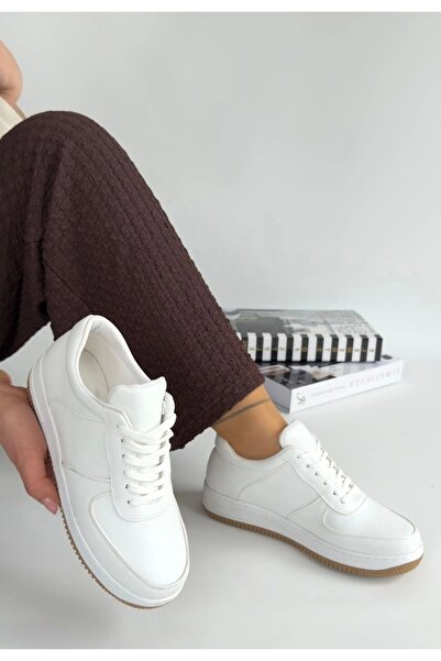 Erbilden Ceyyan White Skin Lace-Up Sports Shoes