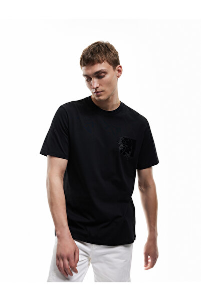 Koton Bisiklet Yaka Pamuklu Regular Fit Kuru Kafa İşlemeli Kısa Kollu Tişört