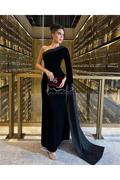 ALANOOD FASHION Soft velvet dress with one long sleeve