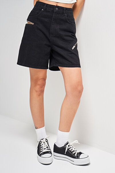its basic Women's Black Color 1S5-1 Mom Fit Midi Length Zipper Detailed 100% Cotton Design Denim Shorts