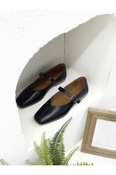 NUR KARACA 25Y1387 Buckle Detail Genuine Leather Cut Toe Ballet Shoes for Women