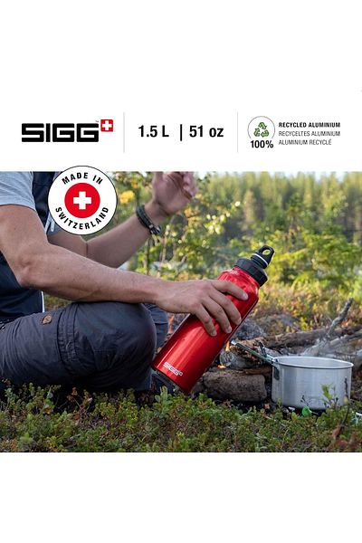 SIGG Water Bottle WMB Traveler Black Touch 1.5 L