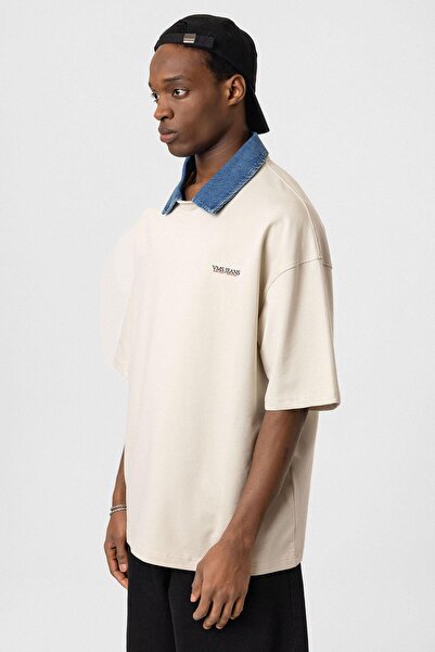 VAMOSCLO Λεπτομερές μπλουζάκι oversized με γράμματα με λαιμόκοψη πόλο, πέτρα