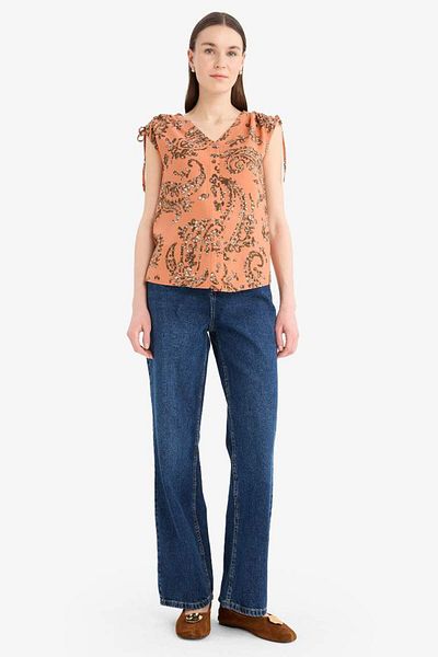 DeFacto New Season Regular Fit V-Neck Short Sleeve Shirt